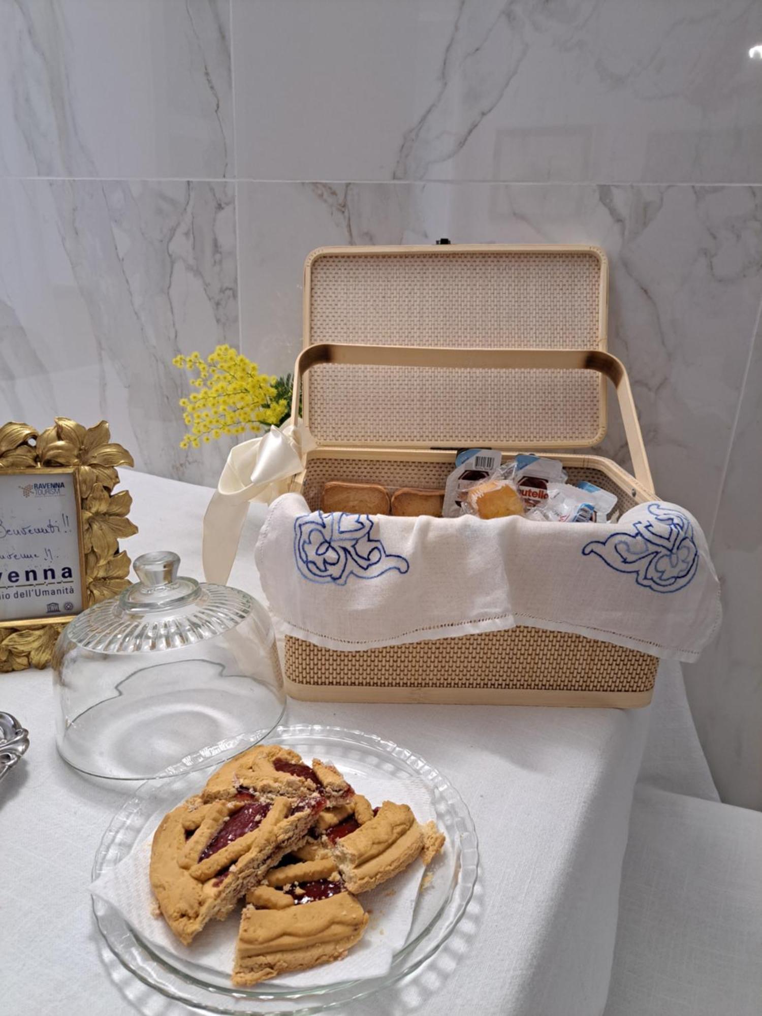 Centro Storico, Centralissimo Luxury Smeraldo Suite Doccia Idromassaggio ,Paniere Gratuito Con Piccola Colazione Равенна Екстер'єр фото